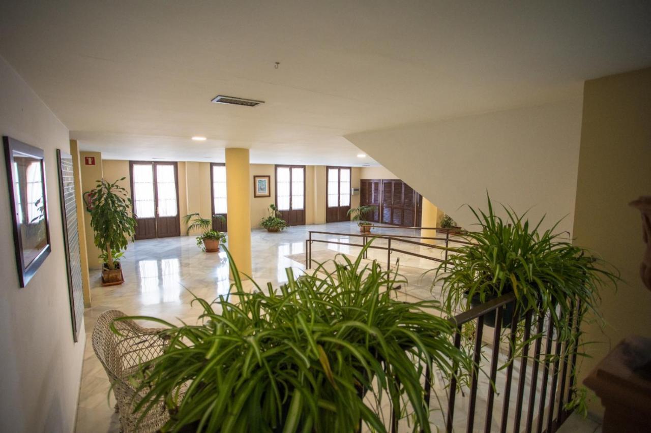 M&L Apartamentos Jerez de la Frontera Ngoại thất bức ảnh